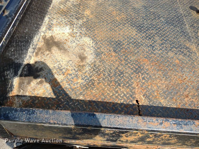 image for item DQ1730 B&W  bale bed