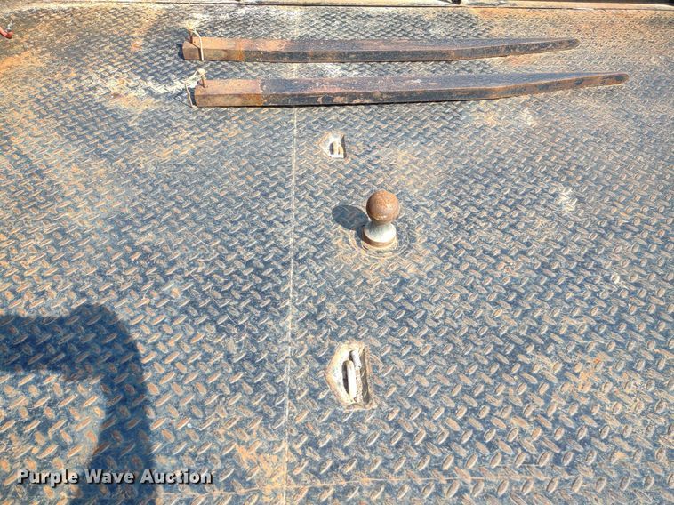 image for item DQ1730 B&W  bale bed