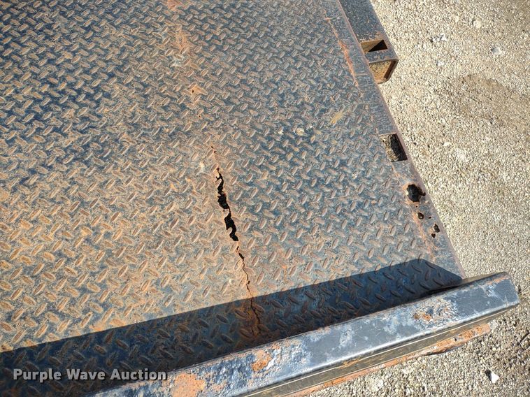 image for item DQ1730 B&W  bale bed