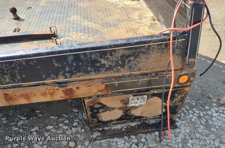 image for item DQ1730 B&W  bale bed