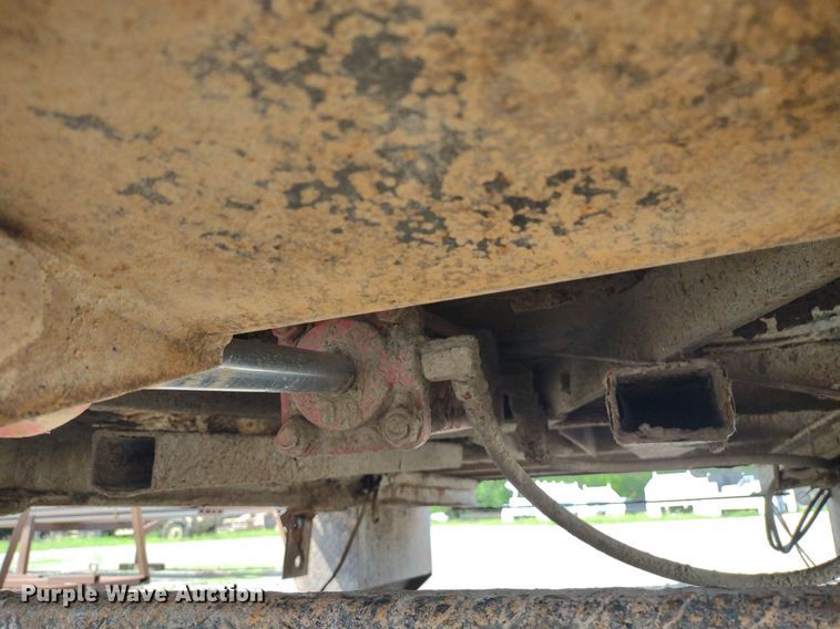 image for item DQ1730 B&W  bale bed