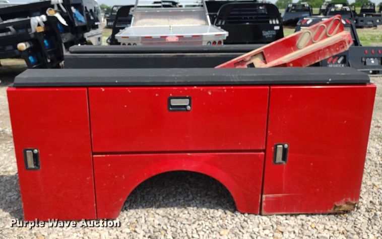 image for item DQ1735 Stahl  utility bed