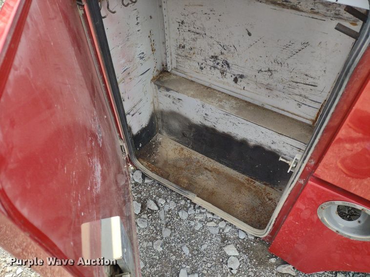 image for item DQ1735 Stahl  utility bed