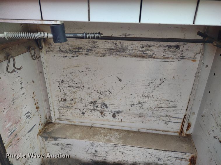 image for item DQ1735 Stahl  utility bed