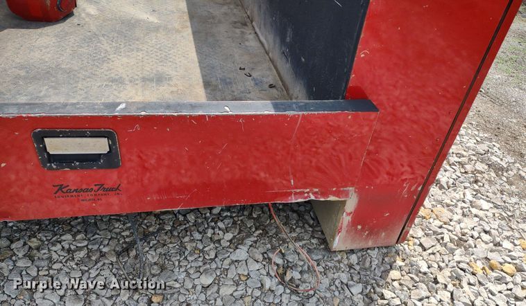 image for item DQ1735 Stahl  utility bed