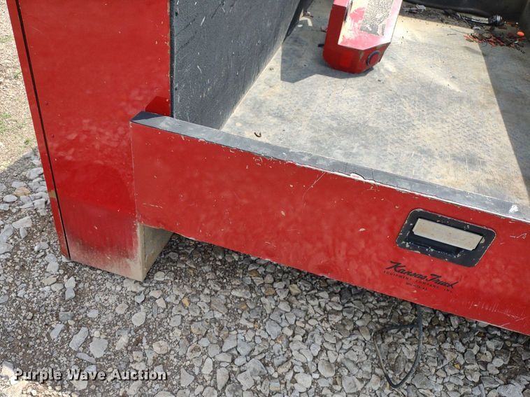 image for item DQ1735 Stahl  utility bed