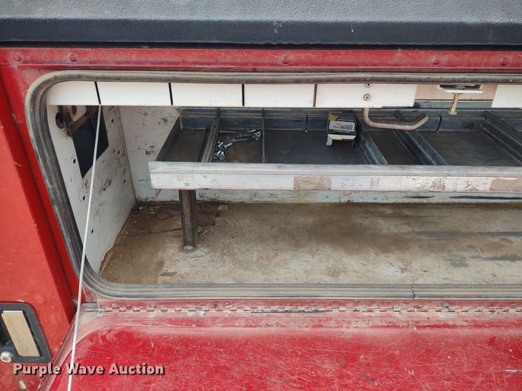 image for item DQ1735 Stahl  utility bed