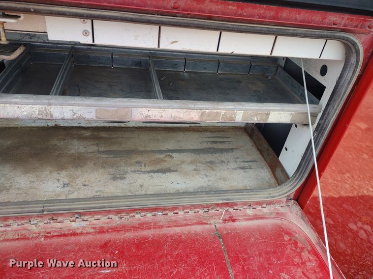 image for item DQ1735 Stahl  utility bed