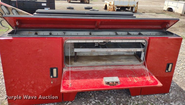 image for item DQ1735 Stahl  utility bed