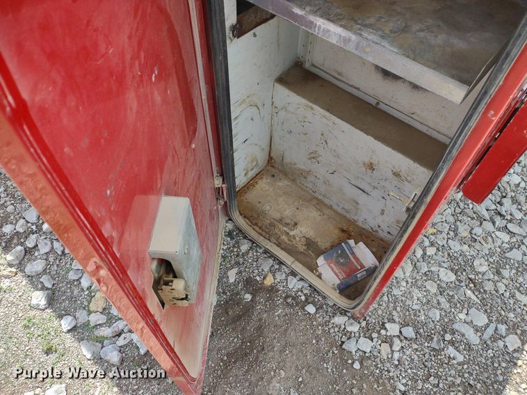 image for item DQ1735 Stahl  utility bed