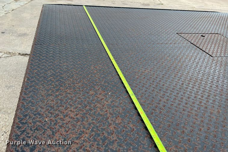 image for item DQ1955 2014 Chevrolet Silverado 1500  flatbed pickup truck