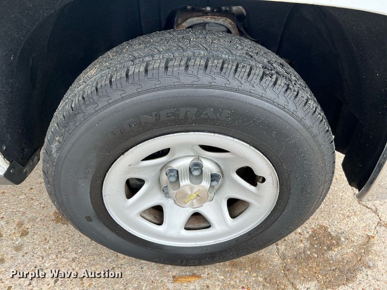 image for item DQ1955 2014 Chevrolet Silverado 1500  flatbed pickup truck