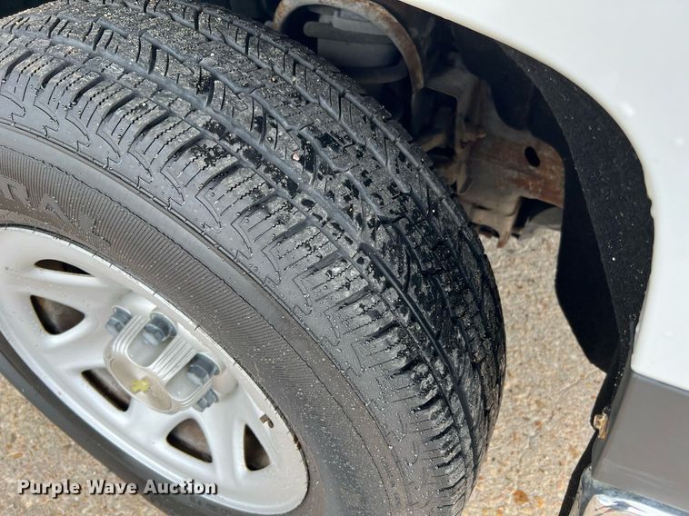 image for item DQ1955 2014 Chevrolet Silverado 1500  flatbed pickup truck