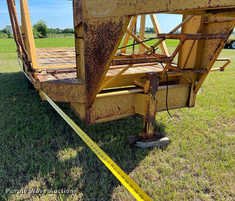 image for item DQ2049 1990 Gooseneck 90-20x8-B6B1  reel trailer