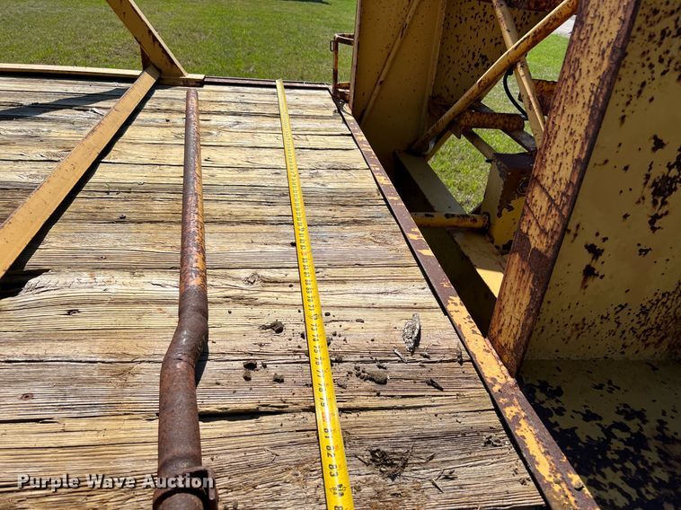 image for item DQ2049 1990 Gooseneck 90-20x8-B6B1  reel trailer