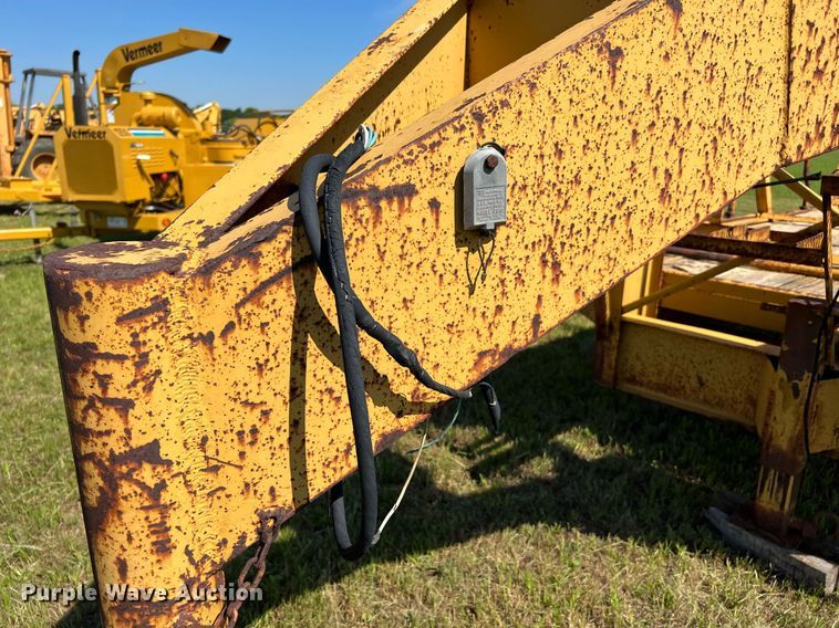 image for item DQ2049 1990 Gooseneck 90-20x8-B6B1  reel trailer