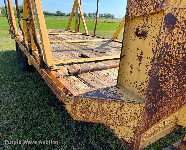 image for item DQ2049 1990 Gooseneck 90-20x8-B6B1  reel trailer