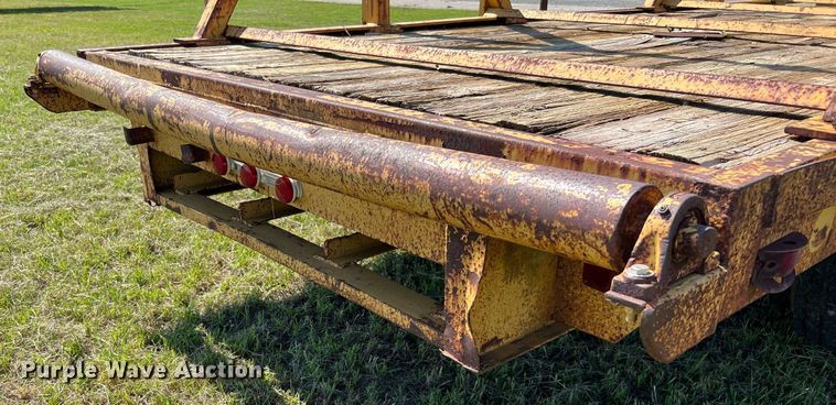 image for item DQ2049 1990 Gooseneck 90-20x8-B6B1  reel trailer