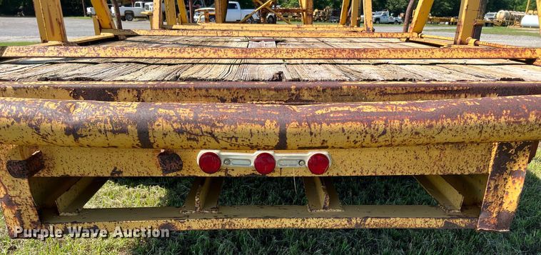 image for item DQ2049 1990 Gooseneck 90-20x8-B6B1  reel trailer