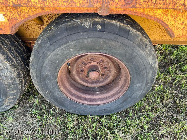 image for item DQ2049 1990 Gooseneck 90-20x8-B6B1  reel trailer