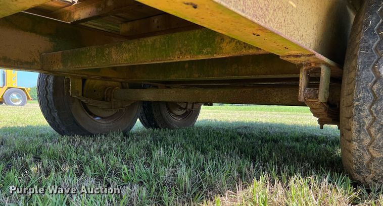 image for item DQ2049 1990 Gooseneck 90-20x8-B6B1  reel trailer