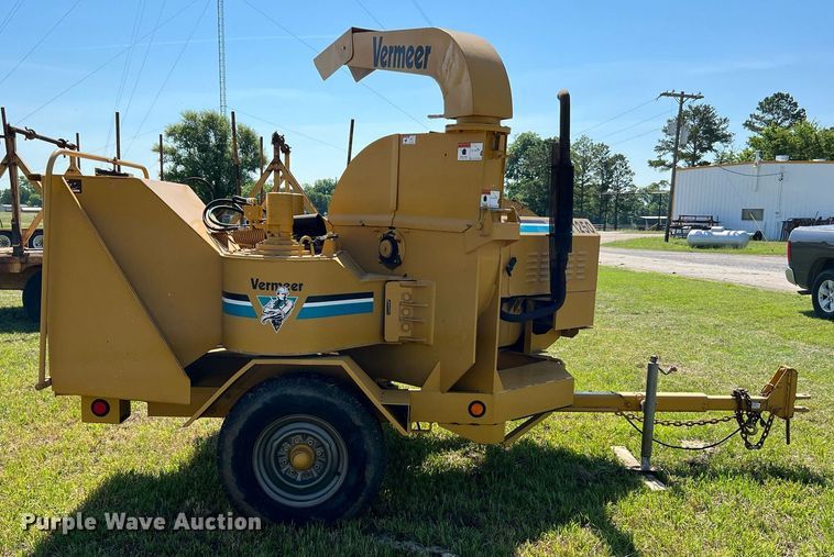 image for item DQ2050 1990 Vermeer 1250  wood chipper