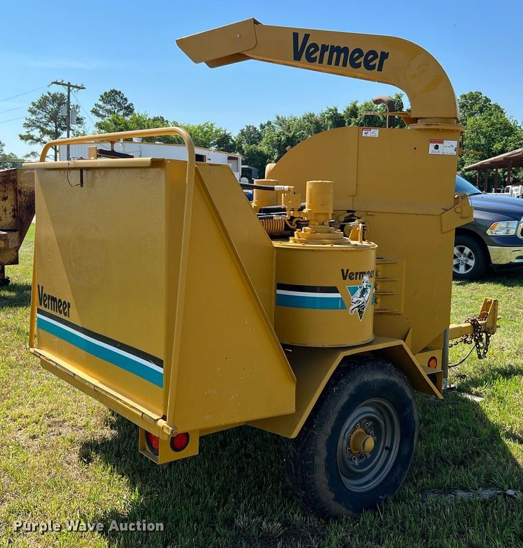 image for item DQ2050 1990 Vermeer 1250  wood chipper