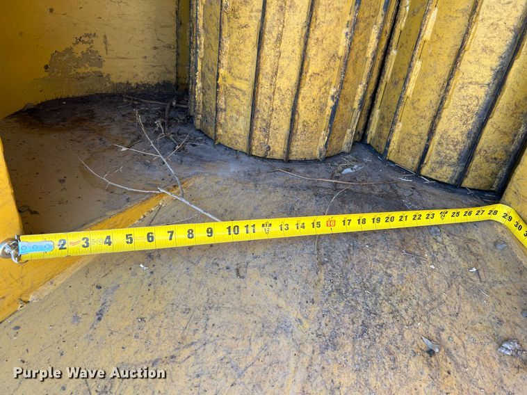 image for item DQ2050 1990 Vermeer 1250  wood chipper