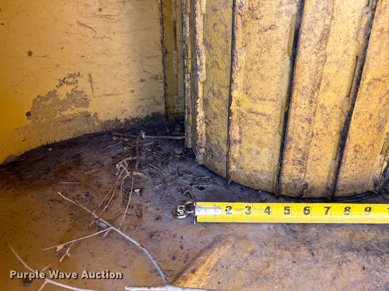 image for item DQ2050 1990 Vermeer 1250  wood chipper