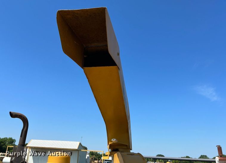 image for item DQ2050 1990 Vermeer 1250  wood chipper