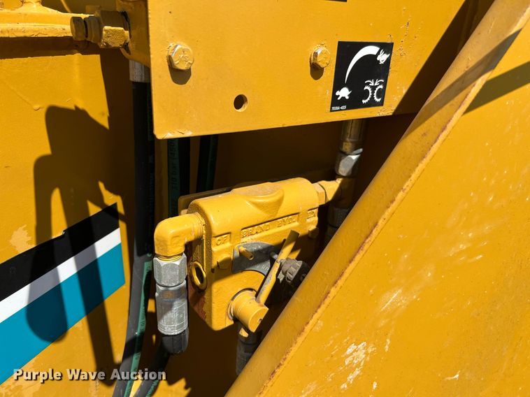 image for item DQ2050 1990 Vermeer 1250  wood chipper