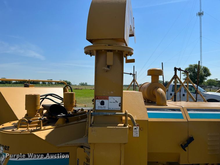 image for item DQ2050 1990 Vermeer 1250  wood chipper