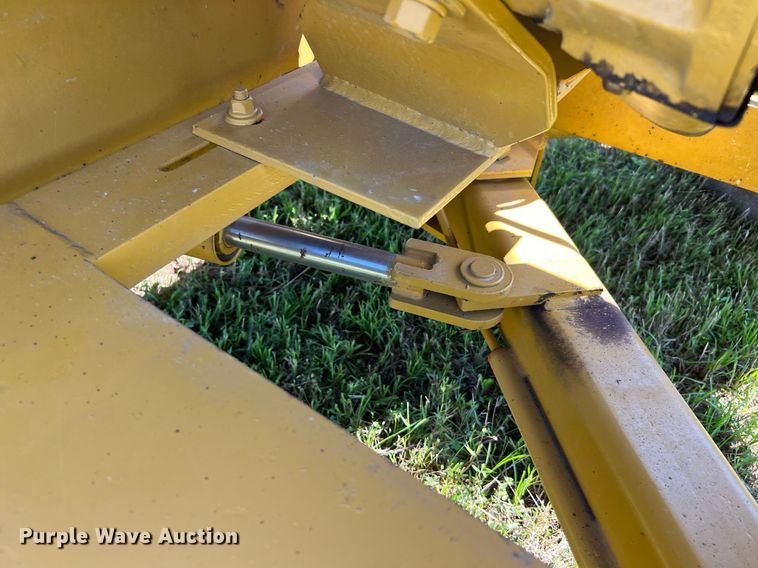 image for item DQ2050 1990 Vermeer 1250  wood chipper