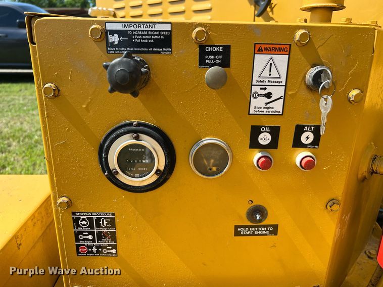 image for item DQ2050 1990 Vermeer 1250  wood chipper