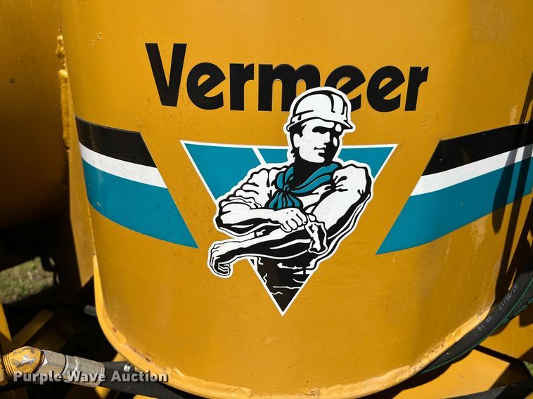 image for item DQ2050 1990 Vermeer 1250  wood chipper