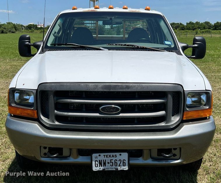 image for item DQ2062 2001 Ford F350 Super Duty  Crew Cab pickup truck
