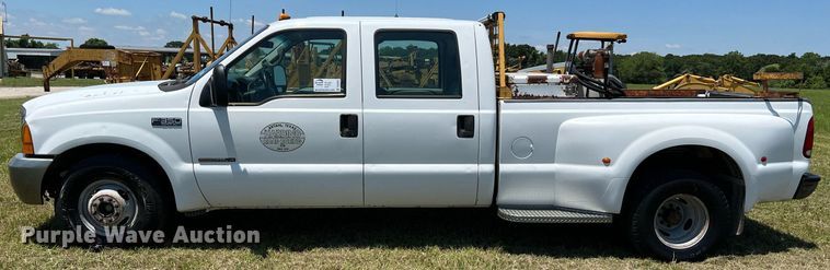 image for item DQ2062 2001 Ford F350 Super Duty  Crew Cab pickup truck