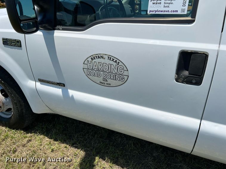 image for item DQ2062 2001 Ford F350 Super Duty  Crew Cab pickup truck