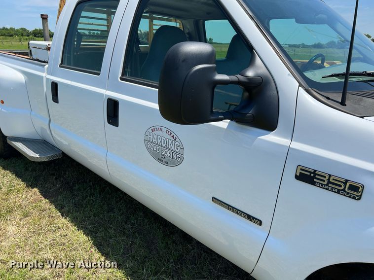 image for item DQ2062 2001 Ford F350 Super Duty  Crew Cab pickup truck