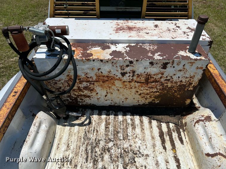 image for item DQ2062 2001 Ford F350 Super Duty  Crew Cab pickup truck