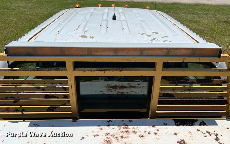 image for item DQ2062 2001 Ford F350 Super Duty  Crew Cab pickup truck