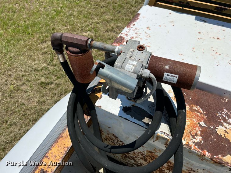 image for item DQ2062 2001 Ford F350 Super Duty  Crew Cab pickup truck