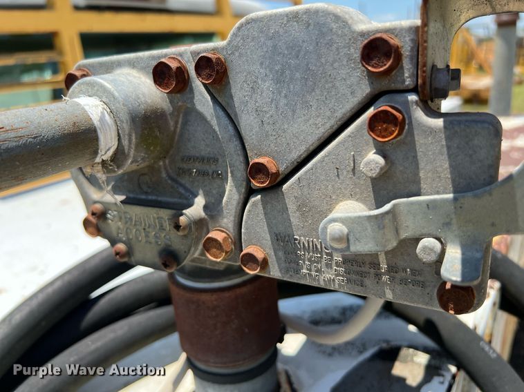 image for item DQ2062 2001 Ford F350 Super Duty  Crew Cab pickup truck