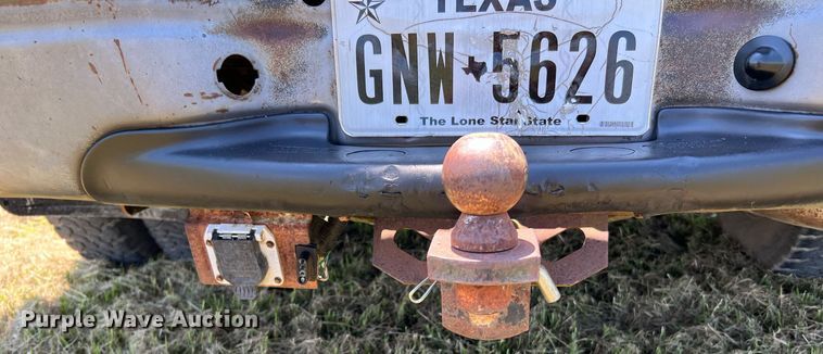 image for item DQ2062 2001 Ford F350 Super Duty  Crew Cab pickup truck