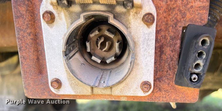 image for item DQ2062 2001 Ford F350 Super Duty  Crew Cab pickup truck