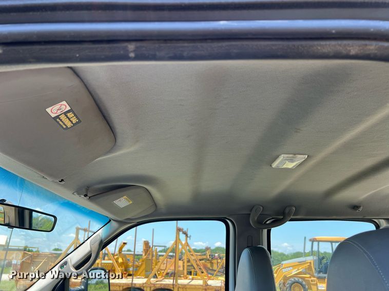 image for item DQ2062 2001 Ford F350 Super Duty  Crew Cab pickup truck