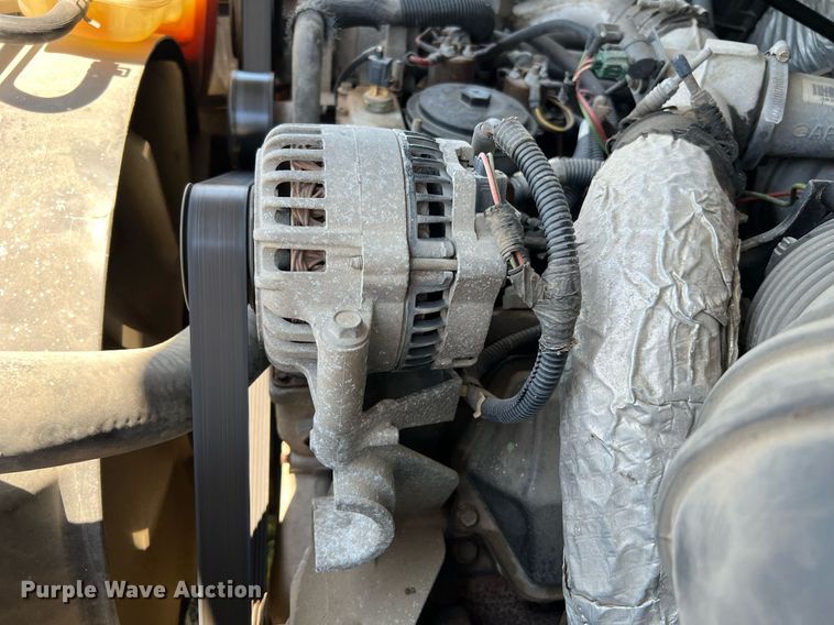 image for item DQ2062 2001 Ford F350 Super Duty  Crew Cab pickup truck