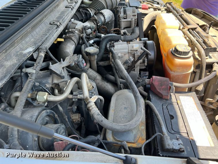 image for item DQ2062 2001 Ford F350 Super Duty  Crew Cab pickup truck