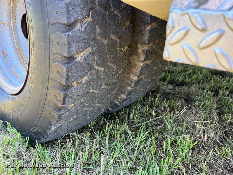 image for item DQ2062 2001 Ford F350 Super Duty  Crew Cab pickup truck