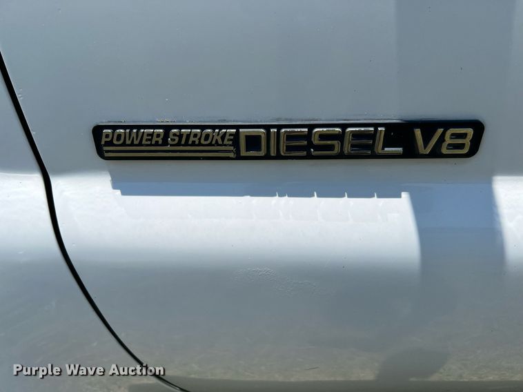 image for item DQ2062 2001 Ford F350 Super Duty  Crew Cab pickup truck